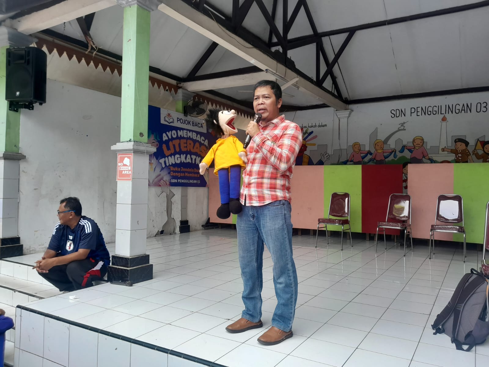 Wisata LiterAsyik Ke SDN Penggilingan 03